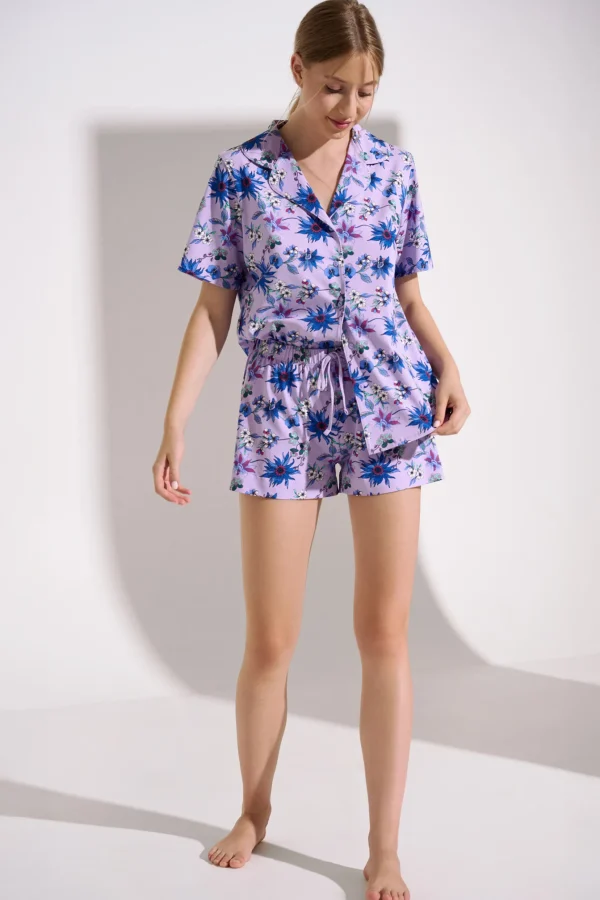 Pyjama mit Schlafshirt und Shorts »Flowers«